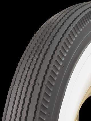 475 / 500-19 UNIVERSAL - 450/475-21 UNIVERSAL (NEGROS) Y económicos Construction: 4 ply nylon Tube Type: Requires Tube Overall Diameter: 29 Cross Section: 4.12 Tread Width: 3.