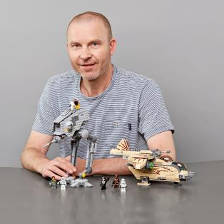 El principal objetivo de la línea LEGO Star Wars es hacer llegar a los niños modelos divertidos, modernos y estimulantes basados en este universo.