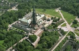 Monasterio Jasna Gora DIA 4 - Lunes 31 de Agosto Hoy después del desayuno se dirigirán hacia Cracovia; en este día disfrutarán el pintoresco camino conocido como el Rastro del nido de las Águilas