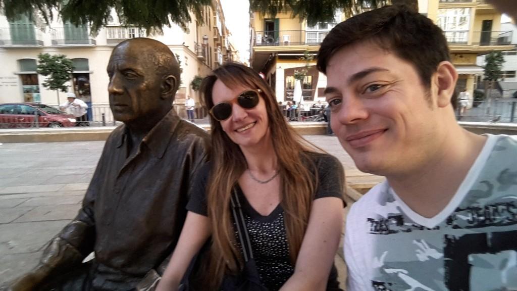 En Málaga con la estatua de Pablo Picasso Pablo Picasso, nació en la bella Málaga en 1908, ciudad que si conozco y