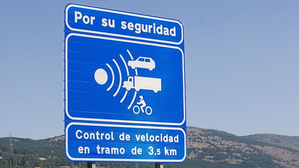 - Fernando Sánchez - - Si alguien hace un viaje de 90 km en una hora (velocidad media de 90 km/h), en algún momento de su viaje ha debido de llevar esa velocidad de 90 km/h.