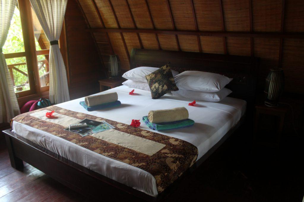 Pero después de tantos días de viaje, no nos apetecía nada estar haciendo el curso y preferimos tomarnos los días en Gili de relax. En el post de nuestros hoteles en Indonesia os hablamos del hotel.