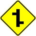Más adelante incorporación de tránsito lateral derecho Más adelante empalmes empalme lateral derecho Más adelante bifurcación derecha 117 Qué significa esta señal?