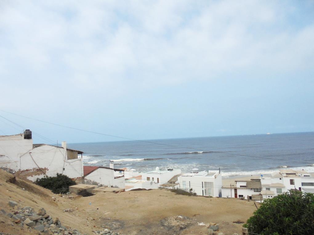 Lima Terreno en Playa Los Pulpos - Lurín: Vista al Mar Excelente ubicación, zona residencial con vista al mar en pendiente.
