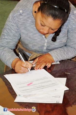 Antonia Ortiz Tapia, quien recibió por parte del Gobierno Municipal y de la
