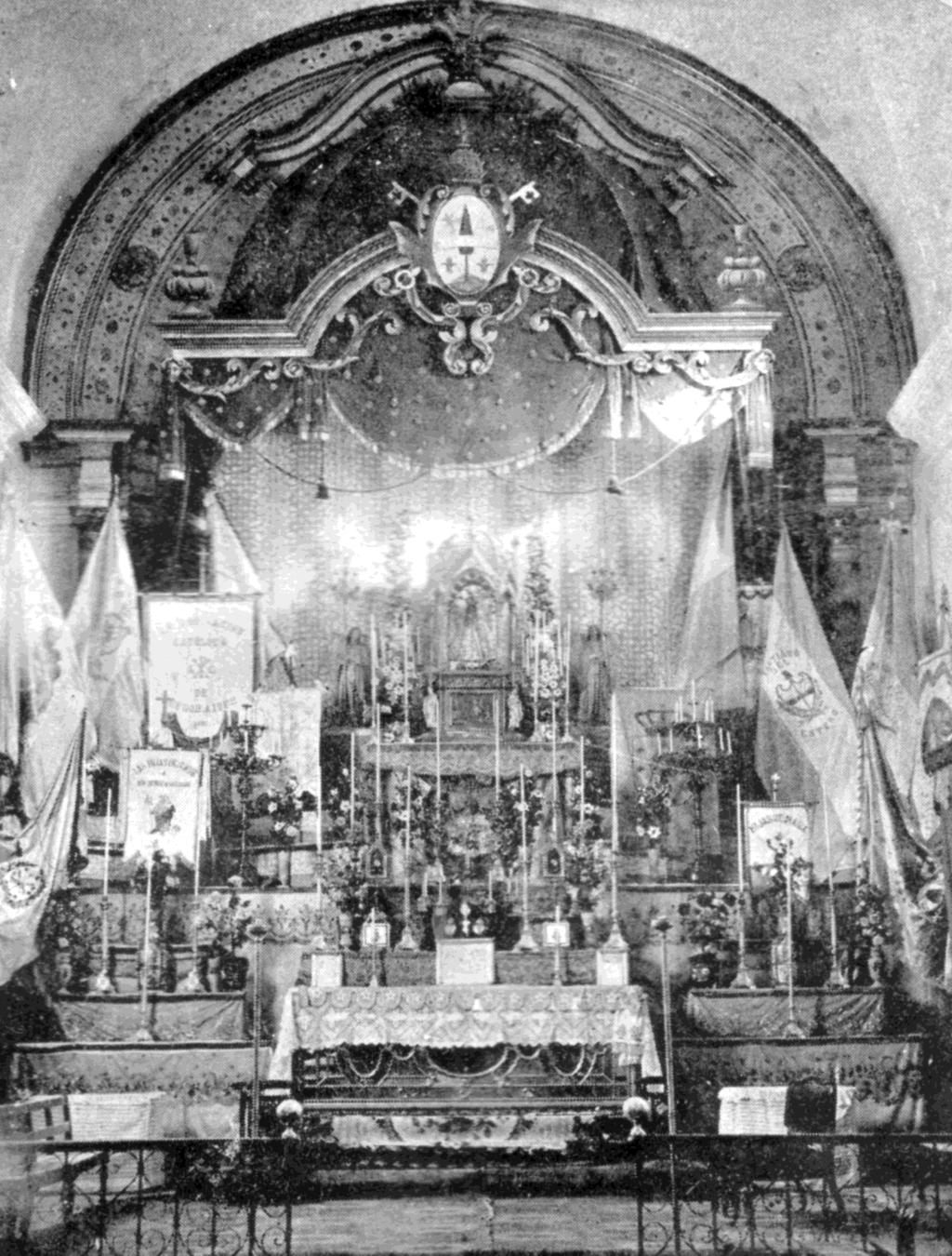 La Sagrada Imagen colocada en el altar mayor del