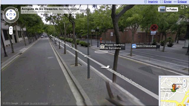 En este mismo apartado podríamos incluir la opción de StreeetView de GoogleMaps, en la que podemos recorrer las calles de una ciudad a través de fotografías realizando una pequeña interacción (zoom,