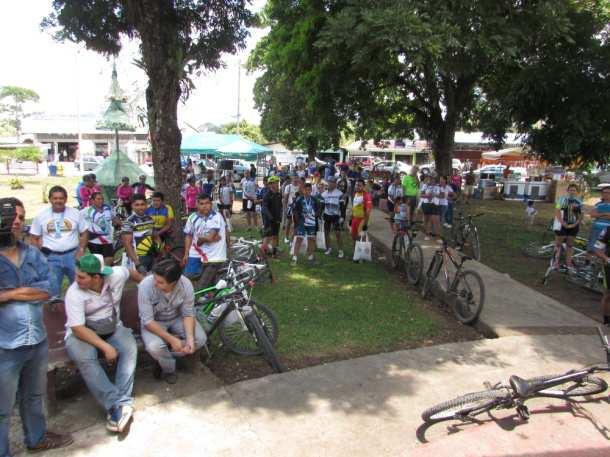 Recreativa de Ciclismo Inició con la inscripción de los participantes a las 7:00 am, en el parque de la Cuesta de Corredores, lugar seleccionado para instalar la logística