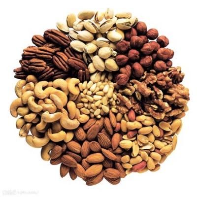 La mayoría de los frutos secos incluyendo los anacardos, avellanas, pistachos y almendras, contienen minerales, por lo