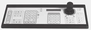 La gestión y el control de equipos periféricos (domos PTZ, grabadores y multiplexores) se realiza directamente a través del teclado de control.