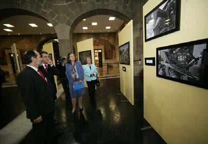 de, montaron la exposición fotográfica Armas Pequeñas Ilícitas el 28 de octubre de 2008, en el Patio central de Xicoténcatl. El evento contó con la presencia y participación del Sen.