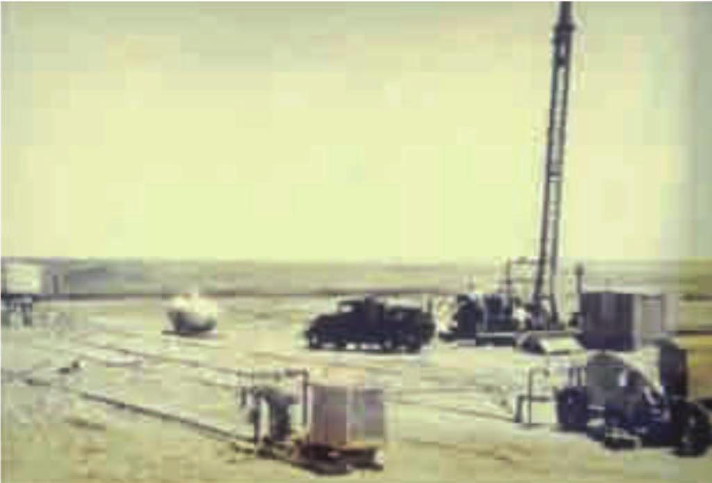 Pozo de petróleo Drake-1 perforado en el año 1859 (Titusville, Pensilvania, USA) En el año 1947 se realizó la primera operación de fracturación, haciéndolo la compañía Stanolind Oil, en