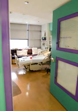 UNIDAD DE CUIDADOS AGUDOS (12T O TORRE 12) La 12 West Tower (Torre Oeste 12) es el piso designado como la unidad para trasplante de órganos sólidos en el Texas Children s Hospital.