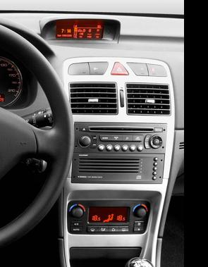 Este especial de automóviles Peugeot 307 tiene un centro de entretenimiento para la comunicación multimedia y la navegación.