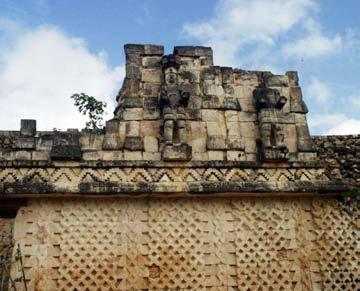 Palenque fue una de las ciudades mayas más importantes de lo que se conoce como el periodo clásico, alcanzando su apogeo en el periodo clásico tardío (entre el 600 y el 900 d.c).