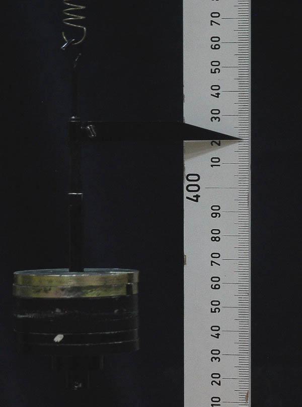 Cuarta medida En la fotografía dada al sistema se le ha añadido una nueva pesa de 100 gramos, por lo que la masa total