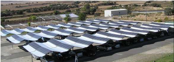 La instalación fotovoltaica es de 100 kw y comprende a su vez diferentes tecnologías de panel fotovoltaico (monocristalinos, policristalinos y unión heterogénea), diferentes tecnologías de captación