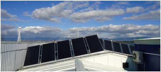Además de generación eléctrica renovable en el proyecto se ha realizado una instalación solar térmica para tratar de reducir las emisiones de CO 2 en el edificio de FHa.