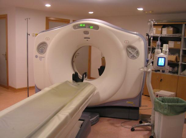 Evolución del caso El paciente recibe analgesia iv y se traslada a Radiología, con monitorización continua, para