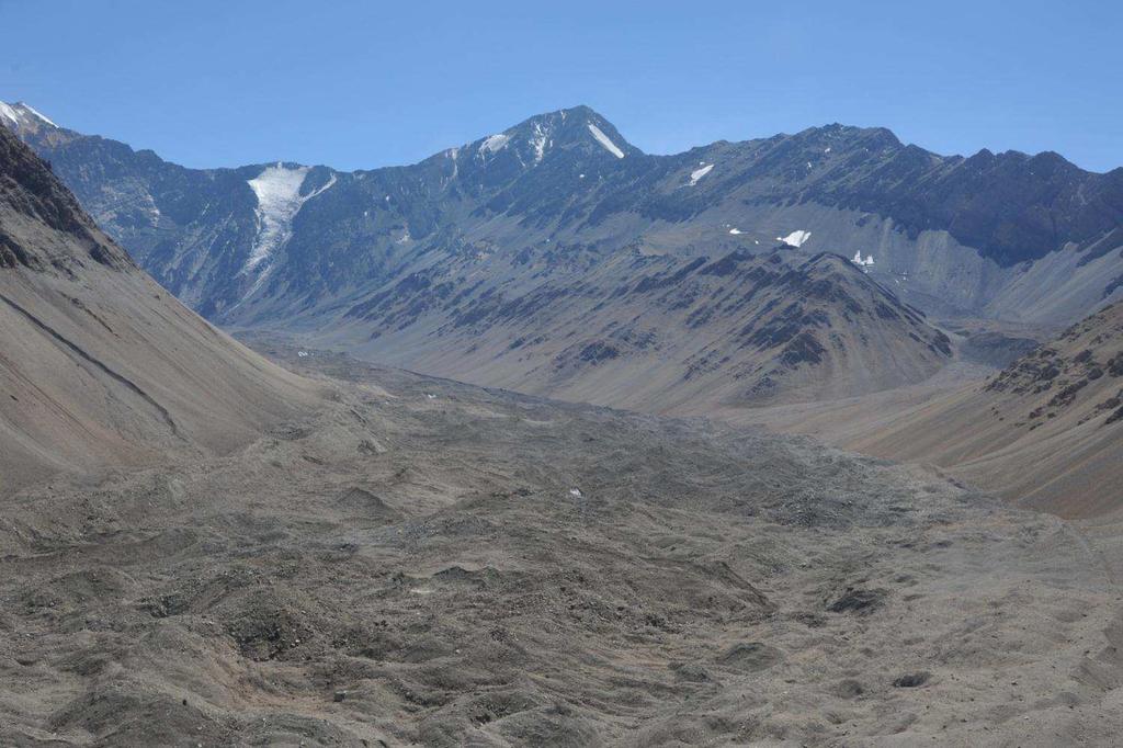 Antecedentes Preliminares En 2009, se establece en Chile la Estrategia Nacional de Glaciares, cuyos principales objetivos son: