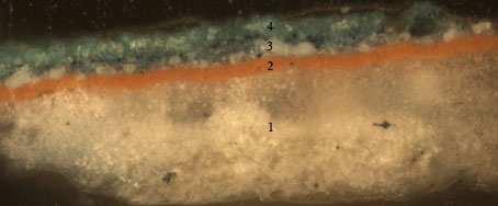 Figura III.2.7. Microfotografía obtenida al microscopio óptico con luz reflejada. Muestra: E45Q3 Aumentos: 200X Descripción: Verde oscuro de la bota del pie izquierdo. ESTRATIGRAFÍA (Ver figura III.2.7 y figura III.