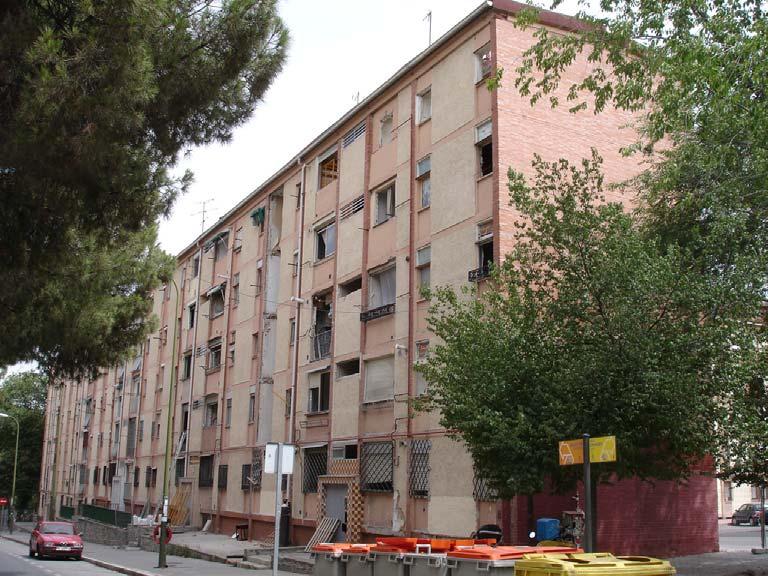 EJEMPLO 5 - Demolición calle Godella (MADRID) Tipo de obra: Demolición integral, incluso soleras y sin cimentaciones Residuos: Fibrocemento