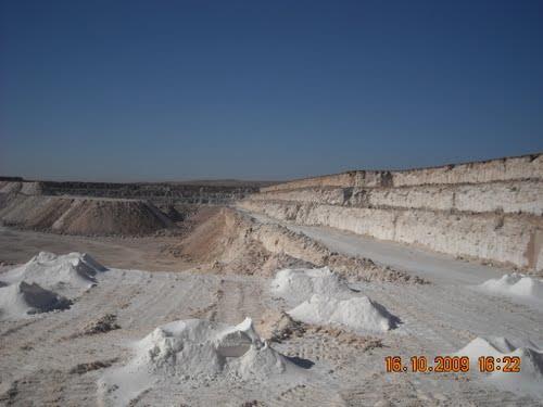 Chile es también uno de los máximos productores de este mineral a nivel mundial. Se ubica dentro de los diez primeros del mundo y está detrás de Brasil como el máximo productor de la región.
