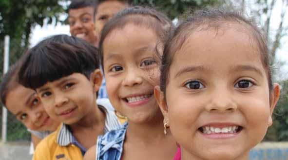 de sus comunidades. Niños y adolescentes beneficiarios de la Institución Educativa Palo Blanco, Ituango, Antioquia. 25 50 14.