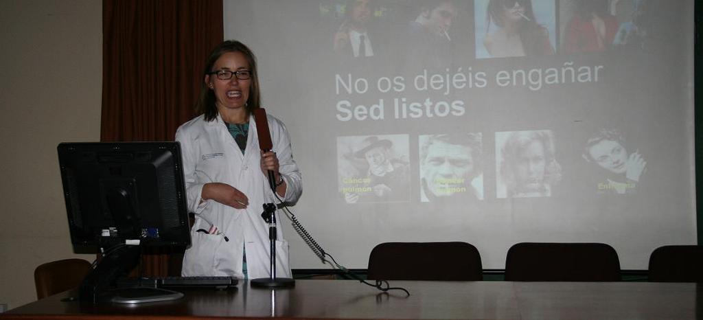 La doctora Virginia Leiro Fernández, especialista en Neumología, insistió, en una intervención divertida, que el tabaco no sólo nos ocasiona cáncer, sino también