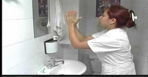 Precauciones estándar Reducir el riesgo de transmisión de microorganismos: Lavado de manos: la forma mas eficaz de prevenir infección cruzada.