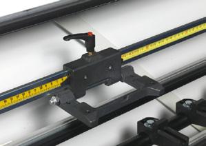 Tope suplementario En el equipamiento de serie ya se encuentra un tope suplementario para el corte longitudinal de listones estrechos.