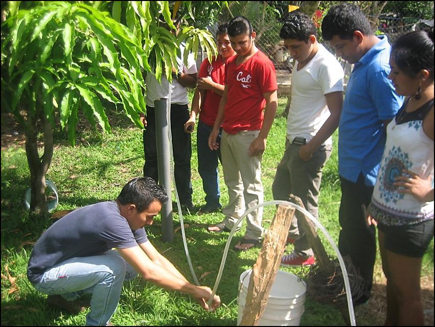 Componente: Formación Técnica Escuela Técnica de Agua Potable (ETAP) creada en 1996 Para jóvenes nicaragüenses de zonas rurales Alumnos internados y becados al 100% Curso de 2 1/2 años en Río Blanco,