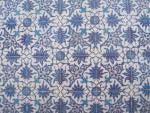 o rosetones; o bien en las formas de las flores 5.1. Mosaicos 63. Mira este azulejo de un mosaico de Estambul.