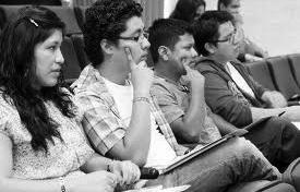 PRESENTACIÓN DEL PROGRAMA CURRICULAR 8 El afianzamiento del pregrado en Historia de la Universidad Nacional de Colombia responde a la creciente demanda de profesionalización de la disciplina en el
