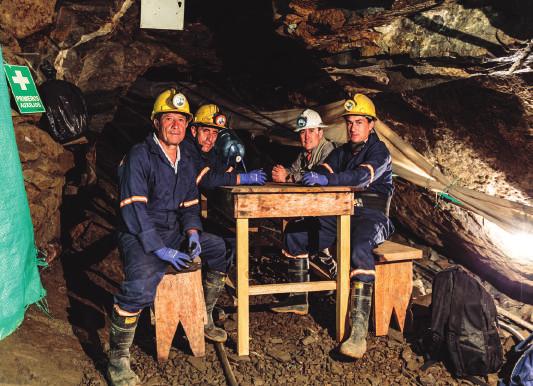 Algunos testimonios Henry Guerrón, jefe de una de las organizaciones certificadas de Coodmilla, lleva 10 años trabajando en la mina Canadá.