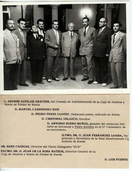 FOTOGRAFÍA Comitiva y ganadores del Certamen Literario en homenaje a Pedro Romero en el segundo centenario de su nacimiento, Casino de Ronda, 16 de septiembre de 1954 Fotógrafo: Bienvenido