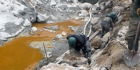Nº5 PROBLEMÁTICA Comunidades afectadas por la contaminación de metales pesados tales como el arsénico, mercurio, plomo, boro, los cuales son producto de la actividad minera.
