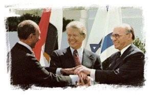 prolongándose esta situación hasta los años ochenta. Finalmente, en 1978 se alcanzó la paz entre egipcios e israelíes con los acuerdos de Camp David.