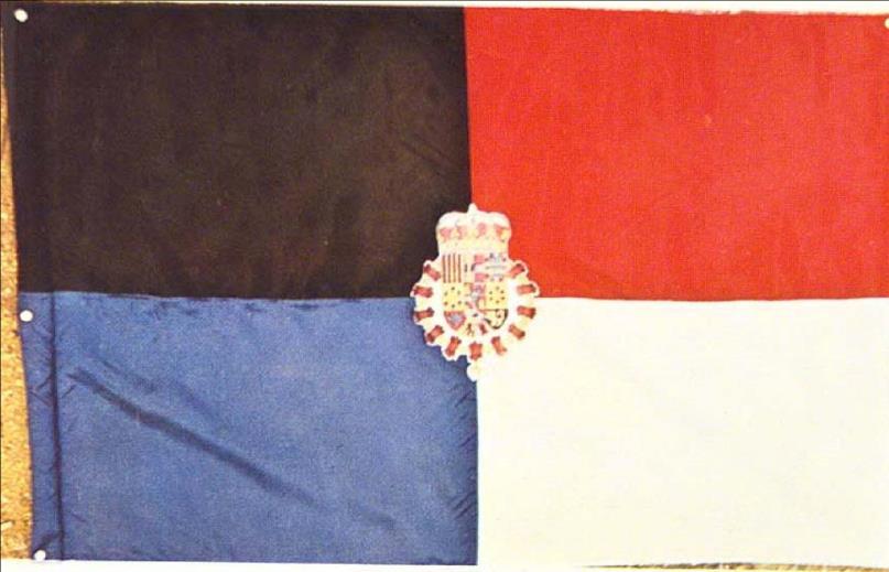 Bandera de La Mancha propuesta por el centro regional manchego en 1906. Fuente: FUSTER RUIZ, F. Para una historia del regionalismo manchego: la bandera y el himno de La Mancha. http://biblioteca2.