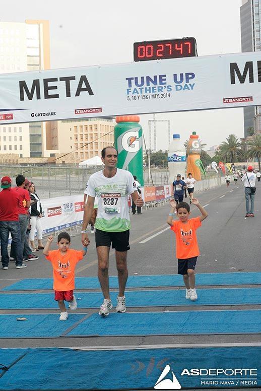 6 CORRE CON TU HIJO! Los primeros 250 corredores que quieran llegar a la meta con su hijo, tendrán que anotarse el día del registro en el módulo Corre con tu hijo.