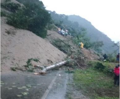 distrito de Camanti, provincia de Quispicanchi, en Cusco, que en la víspera fue afectada por un derrumbe.