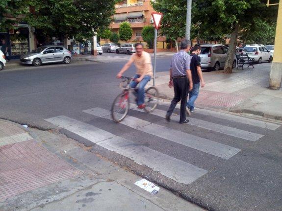 PASOS DE PEATONES Y PASOS PARA CICLISTAS Marca de paso para peatones.