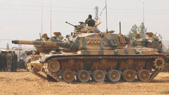 www.juventudrebelde.cu Tanques turcos se dirigen a la frontera con Siria.