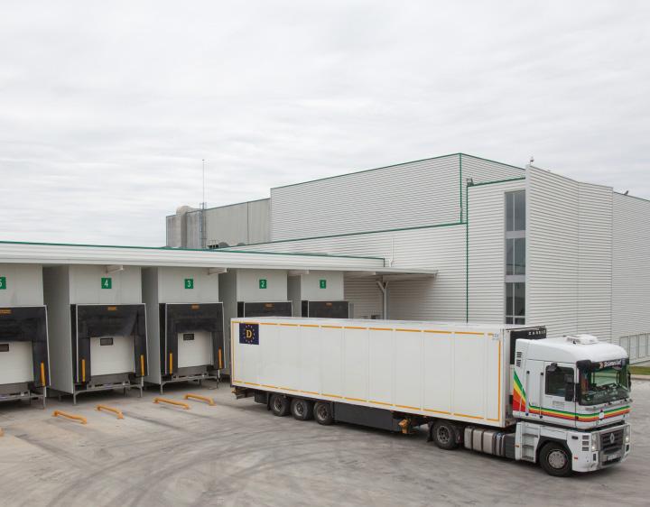 Beneficios para Kern Pharma - Mayor capacidad: con la ampliación del centro logístico, la empresa ha incrementado la capacidad de almacenaje en más de 10.000 palets de 1.000 kg y 9.