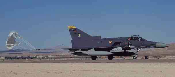 Los F-16 son cazas preferidos por los aviadores y ahora se intenta vender esta máquina a Colombia. Los Kfir están de salida.