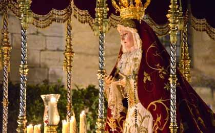 Tiene su origen esta cofradía en la del Rosario de María Santísima del Consuelo, que se fundó por primera vez en 1701,