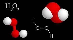 El peróxido de hidrogeno es inestable y se descompone rápidamente a oxigeno y agua con liberación de calor.