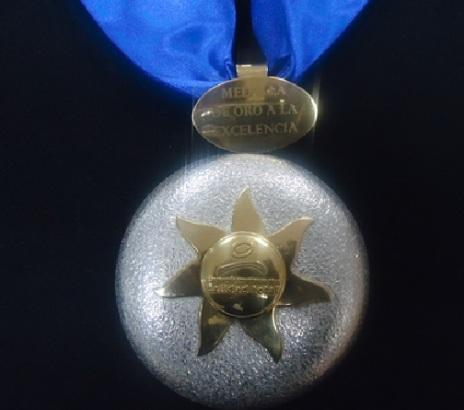 RECONOCIMIENTOS OBTENIDOS Corporación n Ecuatoriana de la Calidad Total Medalla