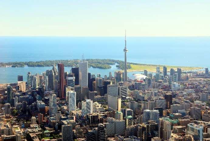 DESDE: 865 Toronto es la mayor ciudad de Canadá y está situada en la orilla norte del Lago Ontario.