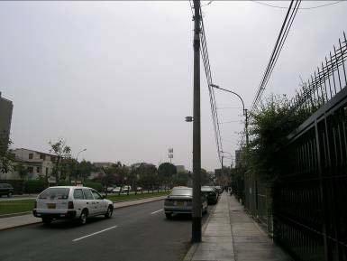 Calle Los Castaños Contaminación del Aire en San Isidro.